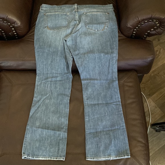 🎉SALE🎉Old Navy “The Flirt” Boot Cut Women’s Plus Jeans size 18 Regular - Picture 2 of 7